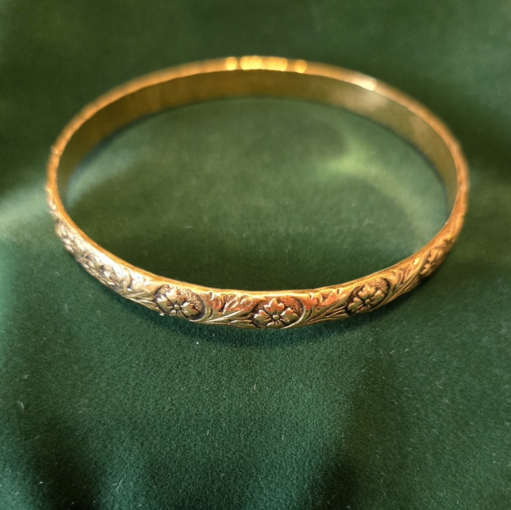 Beautiful bangle bracelet - Picture 2 of 4